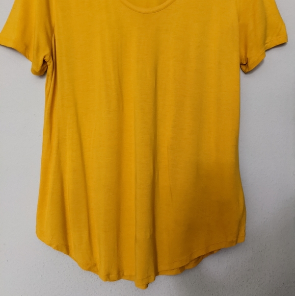 Old Navy NWOT mustard yellow short sleeve flowy tee size XL - Picture 5 of 6